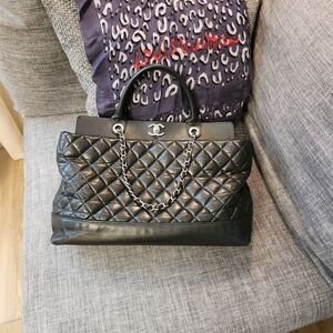 CHANEL Black Quilted BE CC AGED LAMBSKIN TOTE